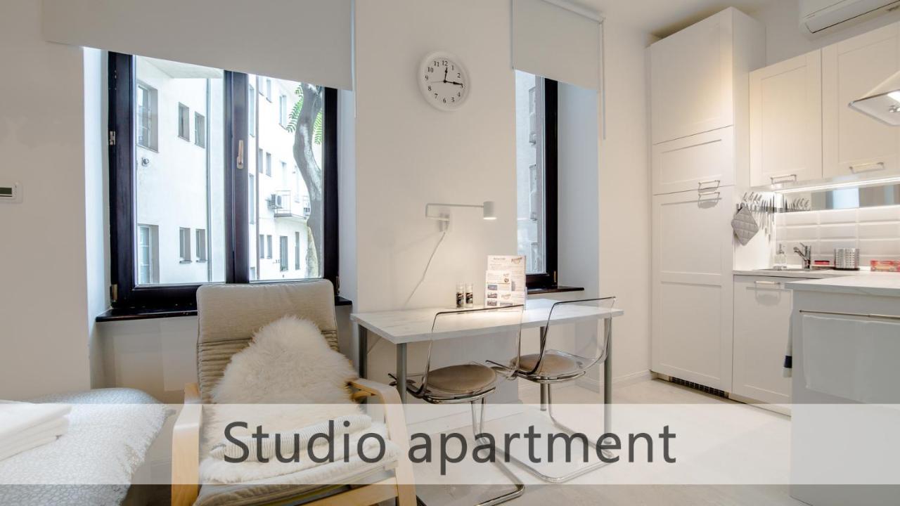 White Apartments With Ac By Kovee Bratislava Bagian luar foto